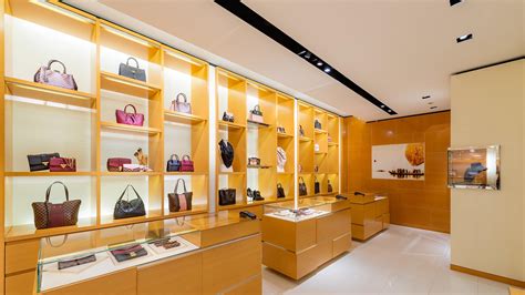 louis vuitton rome website|buying louis vuitton in rome.